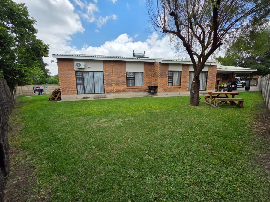 3 Bedroom Property for Sale in Noordhoek Free State